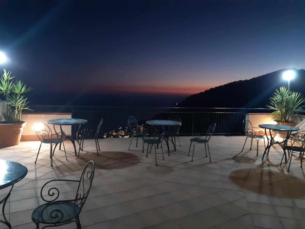 Le Marelle Hotell Furore Exteriör bild
